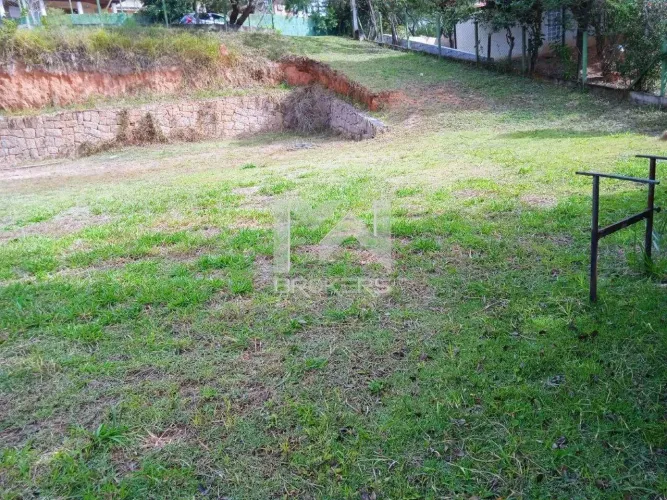 Terreno à venda no Condomínio Vale da Santa Fé em Vinhedo - SP