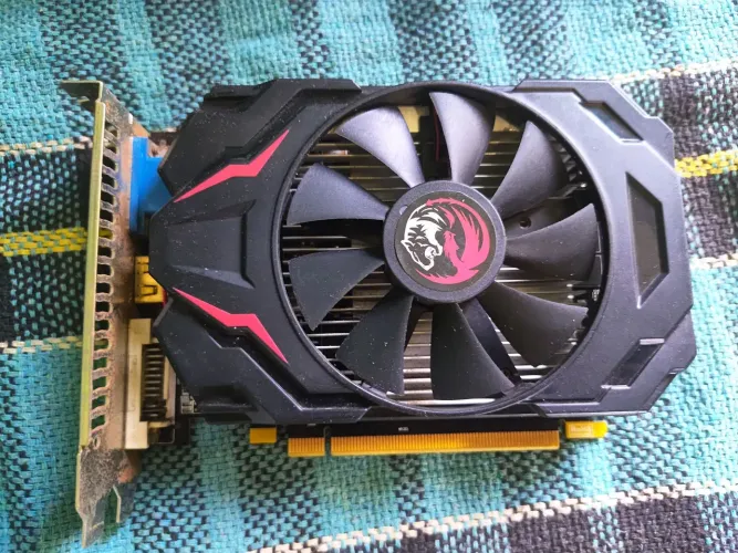 PCYes AMD Radeon HD 6570 OC 4GB DDR3 128 bits