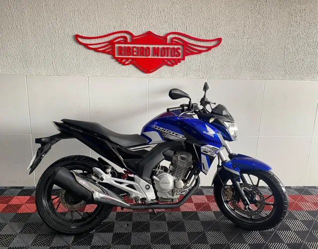 Twister 250 2018 Entrada R$ 10.000 + promissórias