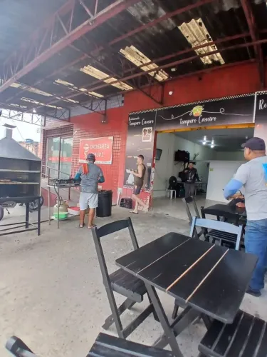 RESTAURANTE FUNCIONANDO PERFEITAMENTE PASSO  o PONTO COM TUDO . ACEITO. Carro . *98