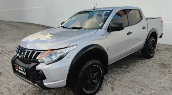 Mitsubishi L200 Tri. Outdo. GLS 2.4 CD 4X4 Die. AUT 2022