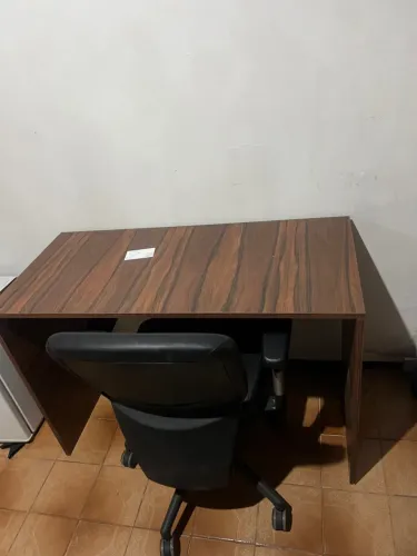 MESA e APOIO LATERAL - ESCRITÓRIO ou ( home office ) E MESINHA DE APOIO