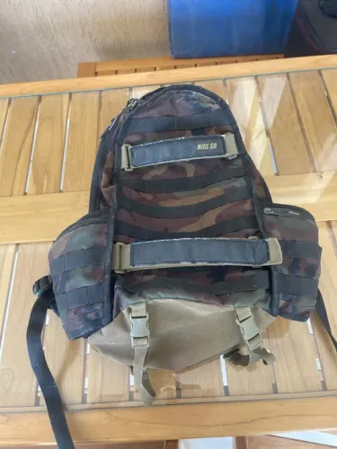 Mochila Nike SB camuflada