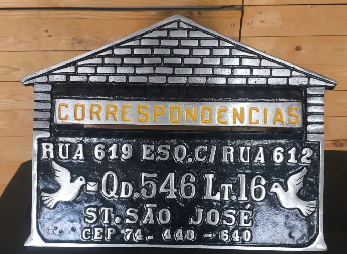 Caixa de correio com endereço 