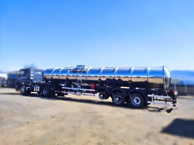 Carreta Tanque Vanderleia Inox 21.000L | Martins 2015