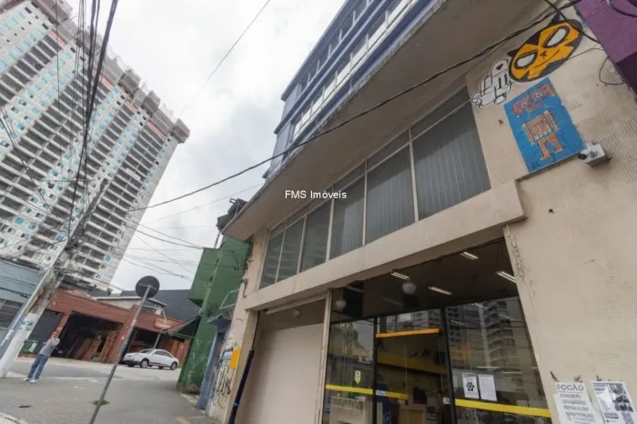 Prédio Comercial de Alto Padrão no Ipiranga - 16 Salas, 3 Banheiros e 3 Vagas de Garagem, 