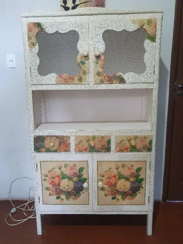 Armário Retrô Anos 60 Reformado | Decoupage Floral | LED | Peça Única