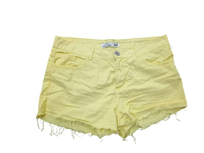 Short Jeans Amarelo - Tamanho 40. Semi-novo em ótimo estado!