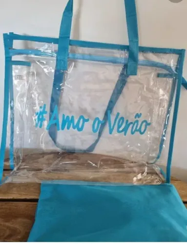 Bolsa de praia grande transparente com detalhes e necessaire azul