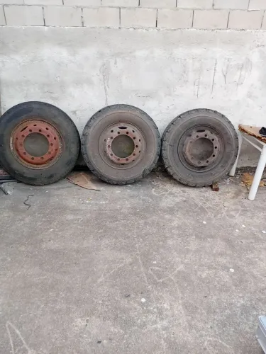 Pneus 900/20