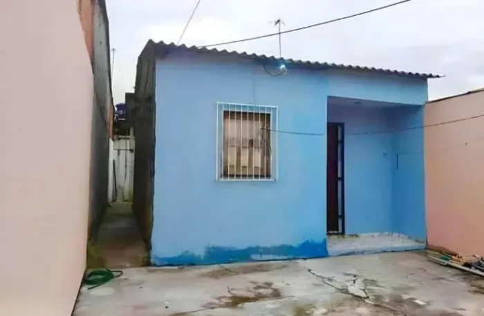 VENDO ESSA CASA NO SÃO LÁZARO, PRÓXIMO AO SABOR DIVINO CAKE. - A PRONTA ENTREGA