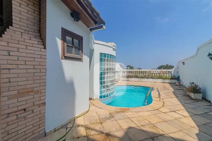 Casa 241 m² condomínio terral 3 quartos Piscina e churrasqueira