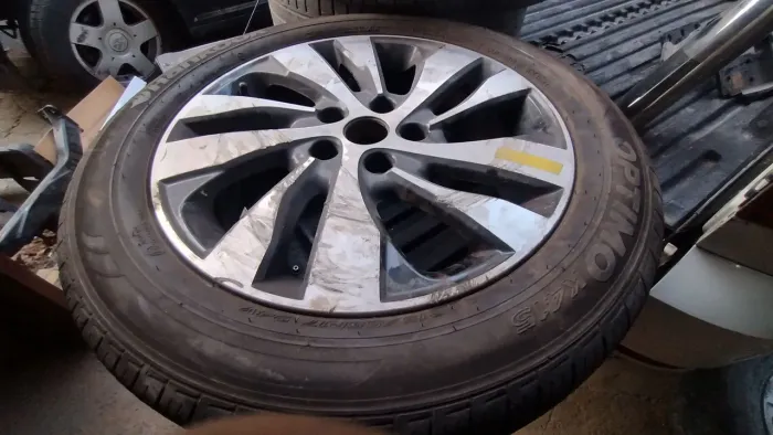 Roda S-Cross com pneu (Unidade)