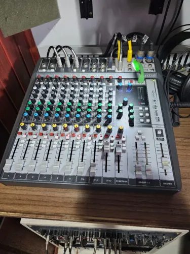 Mesa de som - Soundcraft Signature 12 - Grava todos os canais!
