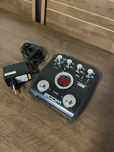 Pedaleira Zoom G2 com fonte 