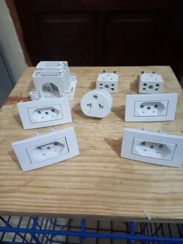 Tomadas e Interruptores Elétricos
