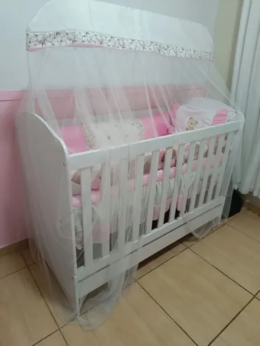 Berço Branco com Mosquiteiro para Bebê
