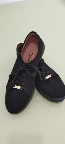 Tênis preto Vizzano 
