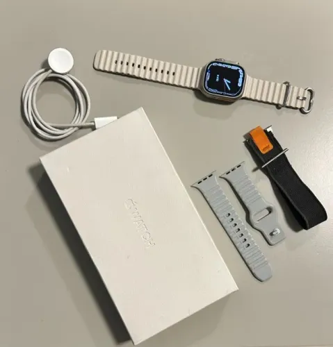 Apple Watch Ultra GPS + Cellular ? Caixa natural de titânio de 49 mm ? 5 Pulseiras