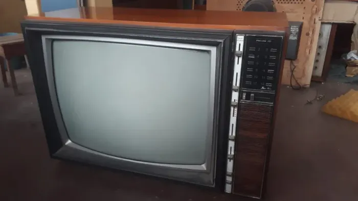 Televisão antiga raridade anos 20