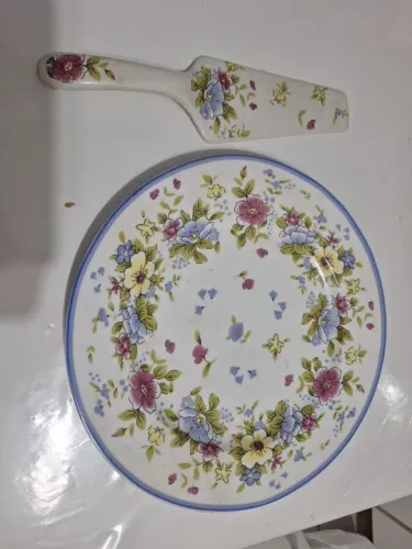 Conjunto de Prato e Espátula para Bolo com Flores