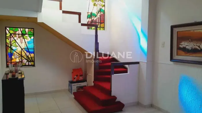 Casa de rua : Triplex / Residencial / Urca