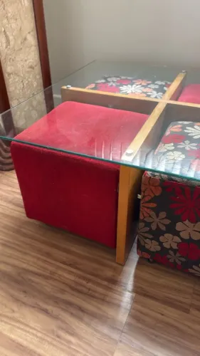 Mesa de centro com 4 banquetas