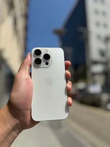 iPhone 15 Pro em excelentes condições com garantia