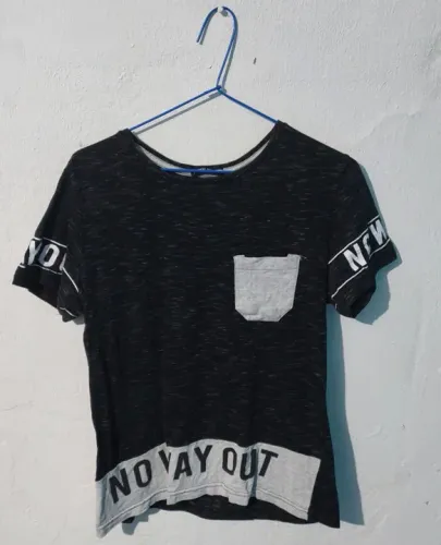 Camiseta Básica Tamanho: P Cor: Preto - Local Dvs