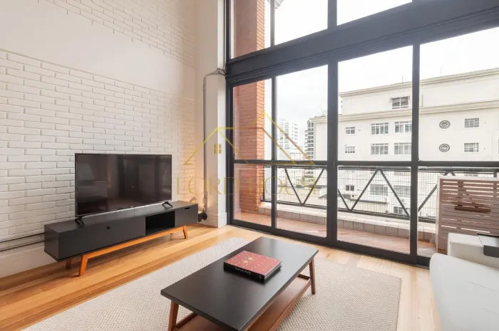 Loft à venda e locação com 75m² no Jardins. O imóvel possui 1 suíte e 2 vagas de garagem.