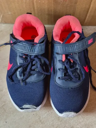Tenis azul infantil tipo Nike tam 29