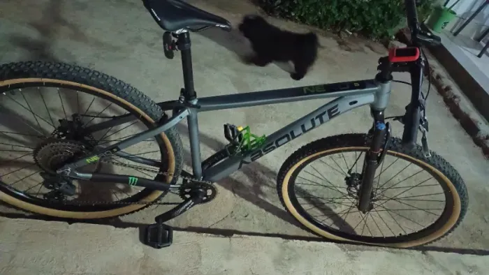 Bicicleta absolute Nero 5 aro 29 12 velocidade, pouca usada