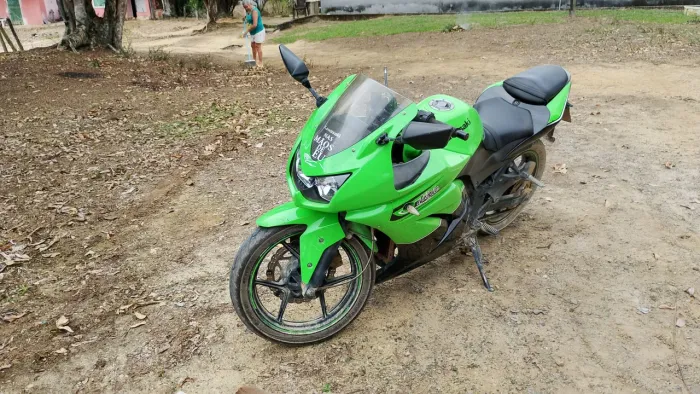 Vendo Kawasaki ninja 250r ano 2011