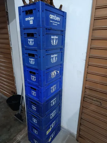 Caixas de litrinho com vasilhame