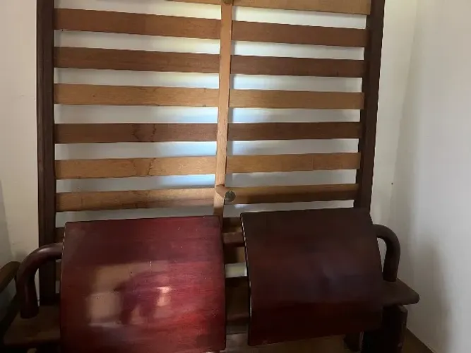 Cama de madeira Queen 