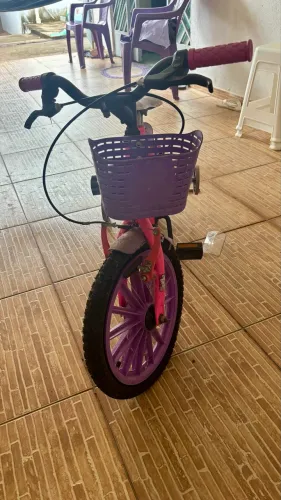 Vendo Bicicleta Infantil semi nova + Cadeirinha de Carro