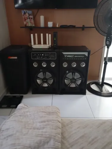 Caixa de som trc amplificada
