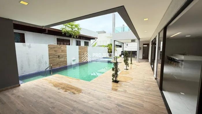 CASA PARA VENDER OU ALUGAR EM CONDOMÍNIO FECHADO COM 4 SUÍTES, 481m2, PORTAL DO SOL, JOÃO