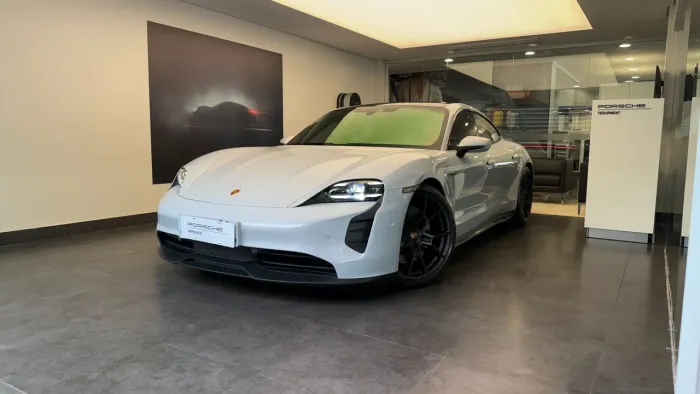 Porsche Taycan GTS (elétrico) 2024