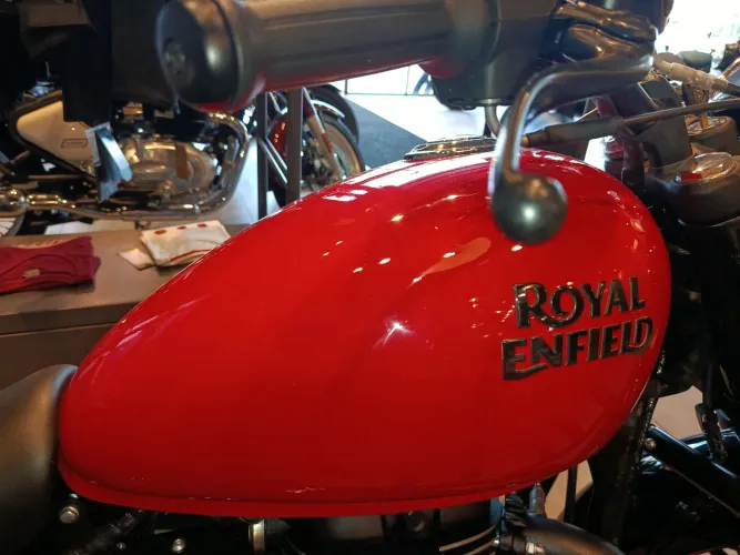? IMPOSSÍVEL PASSAR DESPERCEBIDO! Royal Enfield *