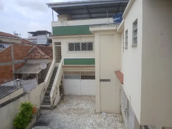Alugo Casa Com 3 Quartos 6 Vagas Em Ramos Próximo A Rua Barreiros