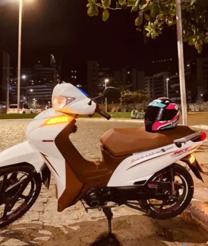 Vendo moto jet 125 de mulher 