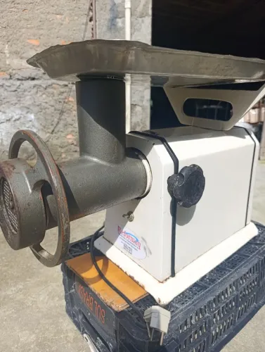 Máquina de moer carne profissional