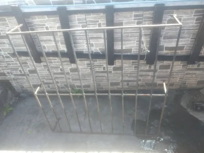 Uma janela pra vender logo no preço.