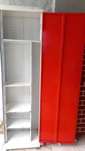 Armário de Aço 1,85 x 50 x 35 com pés regulavel