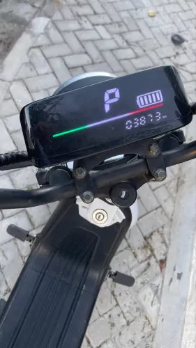 Scooter Elétrica 1000W 60V - Bateria de Lítio Removível - NFC