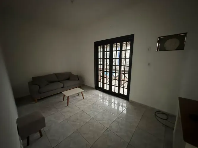 Imóvel para aluguel possui 50 metros quadrados com 1 quarto em Centro - Itaguaí - RJ