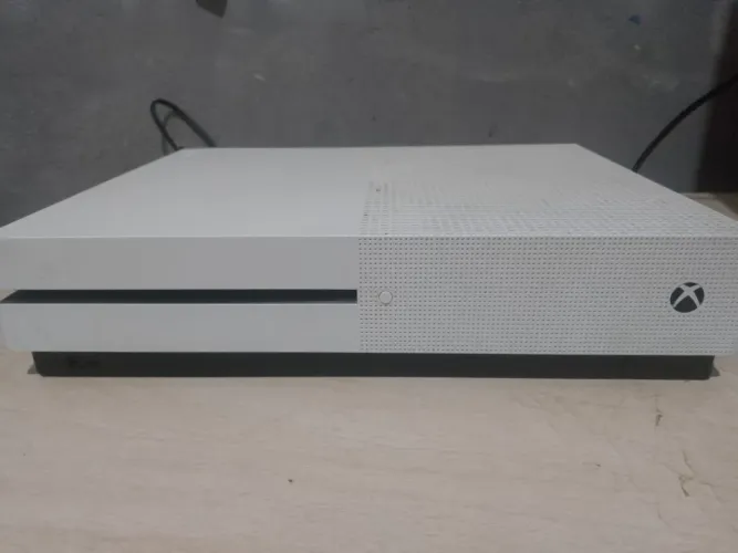 Vendo Xbox One S de 1 TB para conserto ou retirada de peças