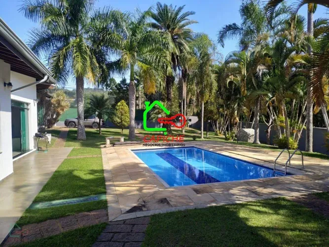 Casa de alto padrão em condomínio para locação em Vinhedo-SP: 3 quartos, 3 suítes, 3 salas
