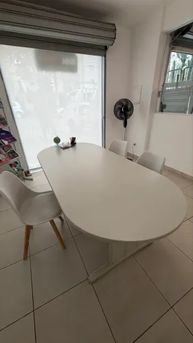 Mesa de Reunião Oval Branca 2,00 x 90,5 cm - Excelente Estado